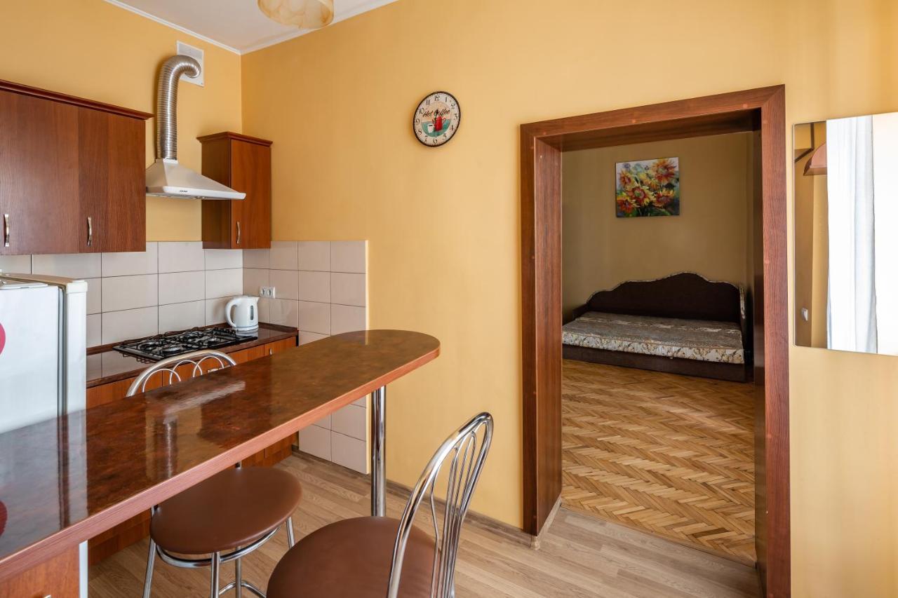 Apartment On Yana Zhizhky Lviv Bagian luar foto